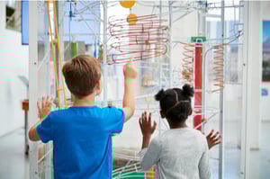 Deminor invites one thousand kids to visit MIMA