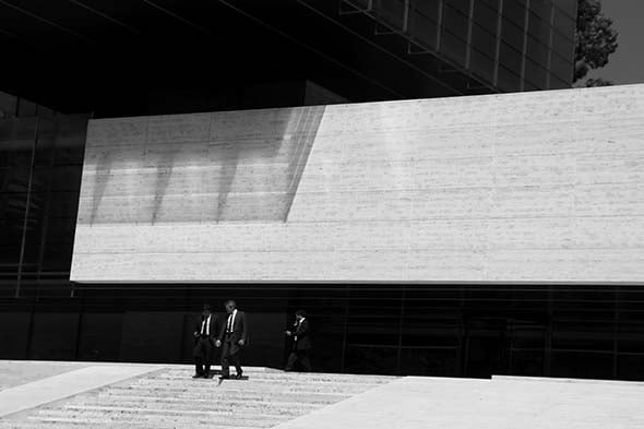 Men walking_BW